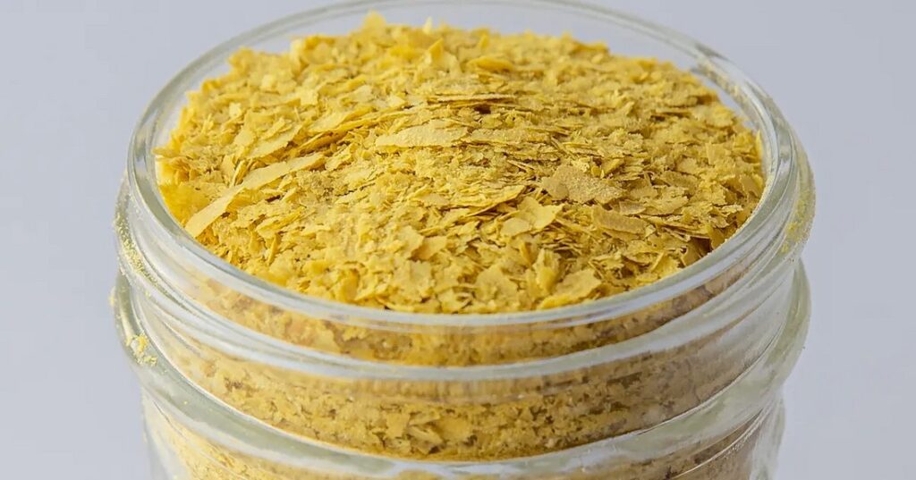 shcho-hovaetsya-za-nazvoyu-«nutritional-yeast»-